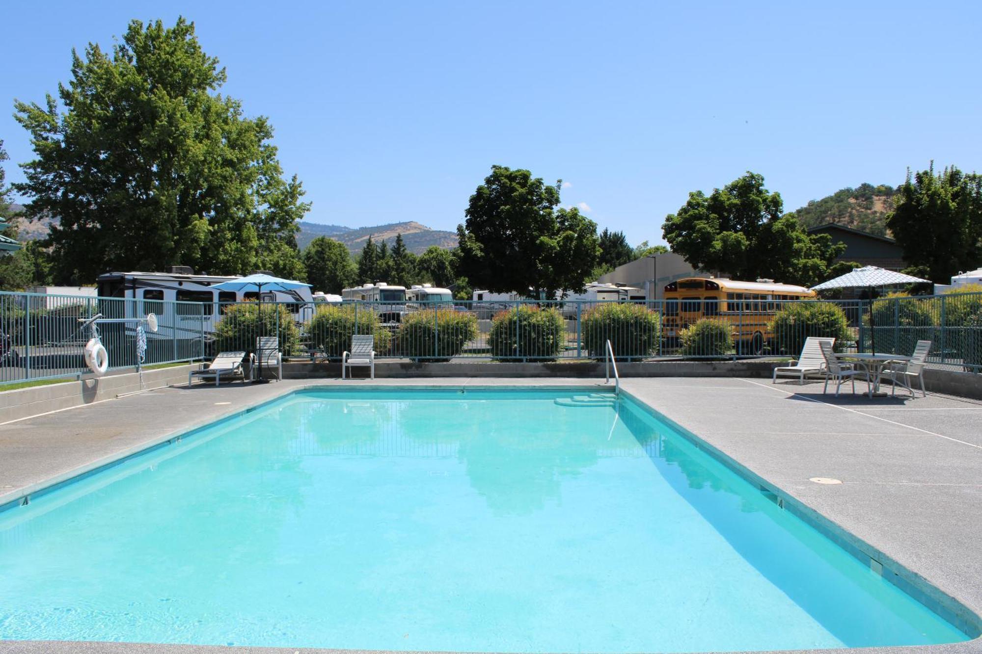 Americas Best Value Inn - Phoenix / Ashland Экстерьер фото