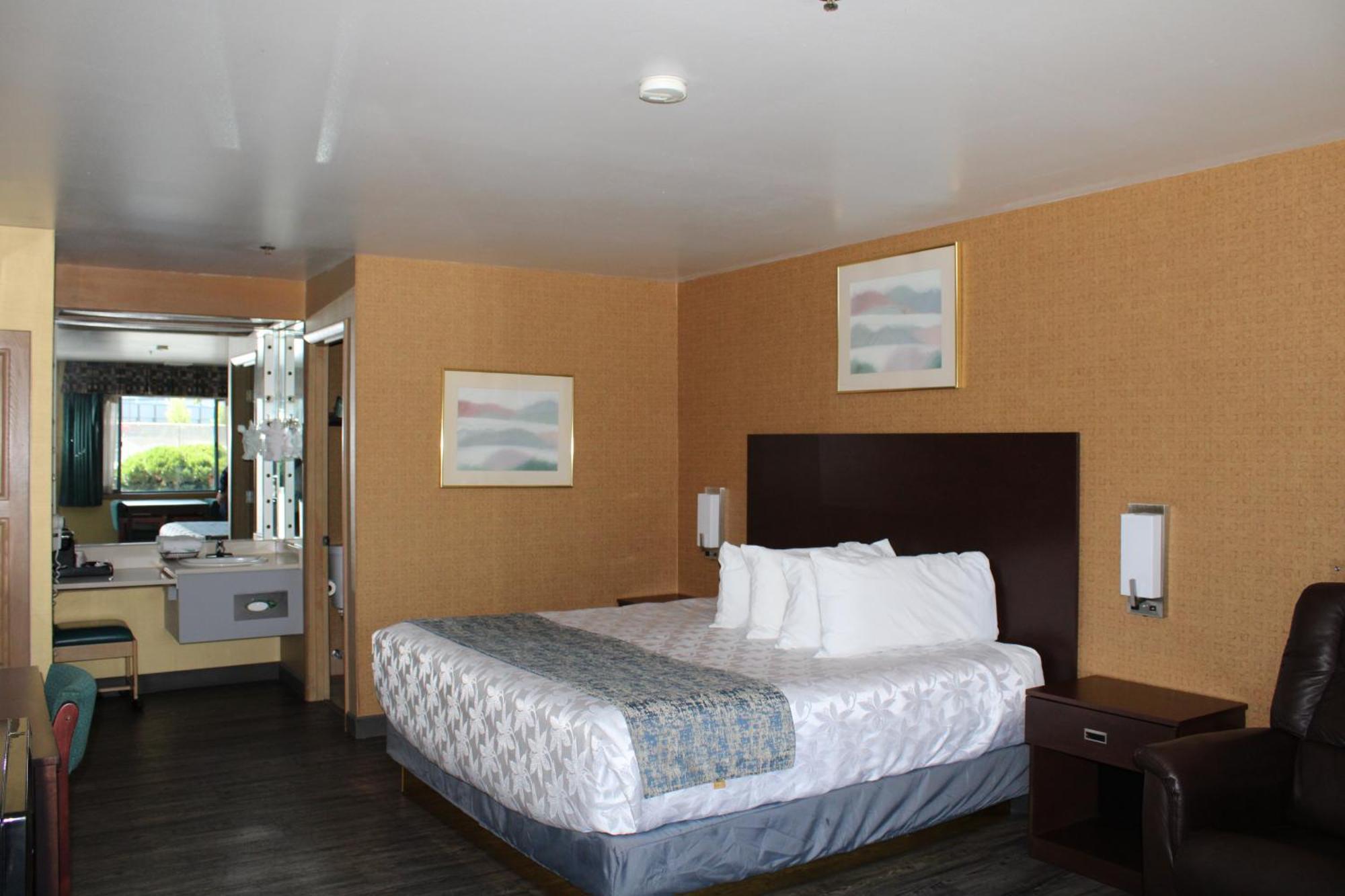 Americas Best Value Inn - Phoenix / Ashland Экстерьер фото