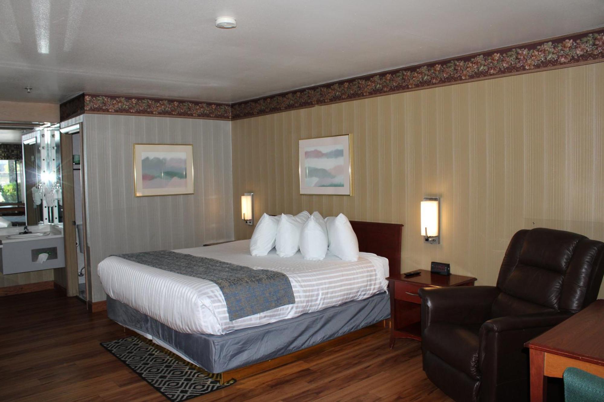 Americas Best Value Inn - Phoenix / Ashland Экстерьер фото