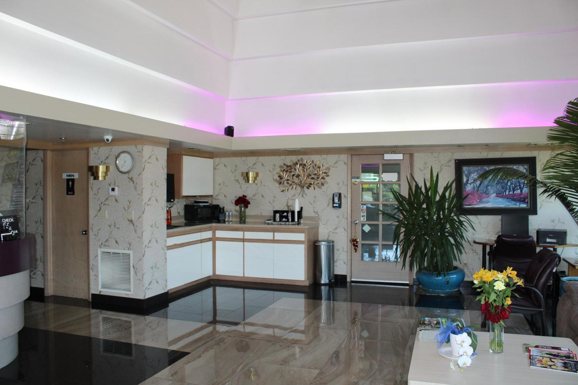 Americas Best Value Inn - Phoenix / Ashland Экстерьер фото