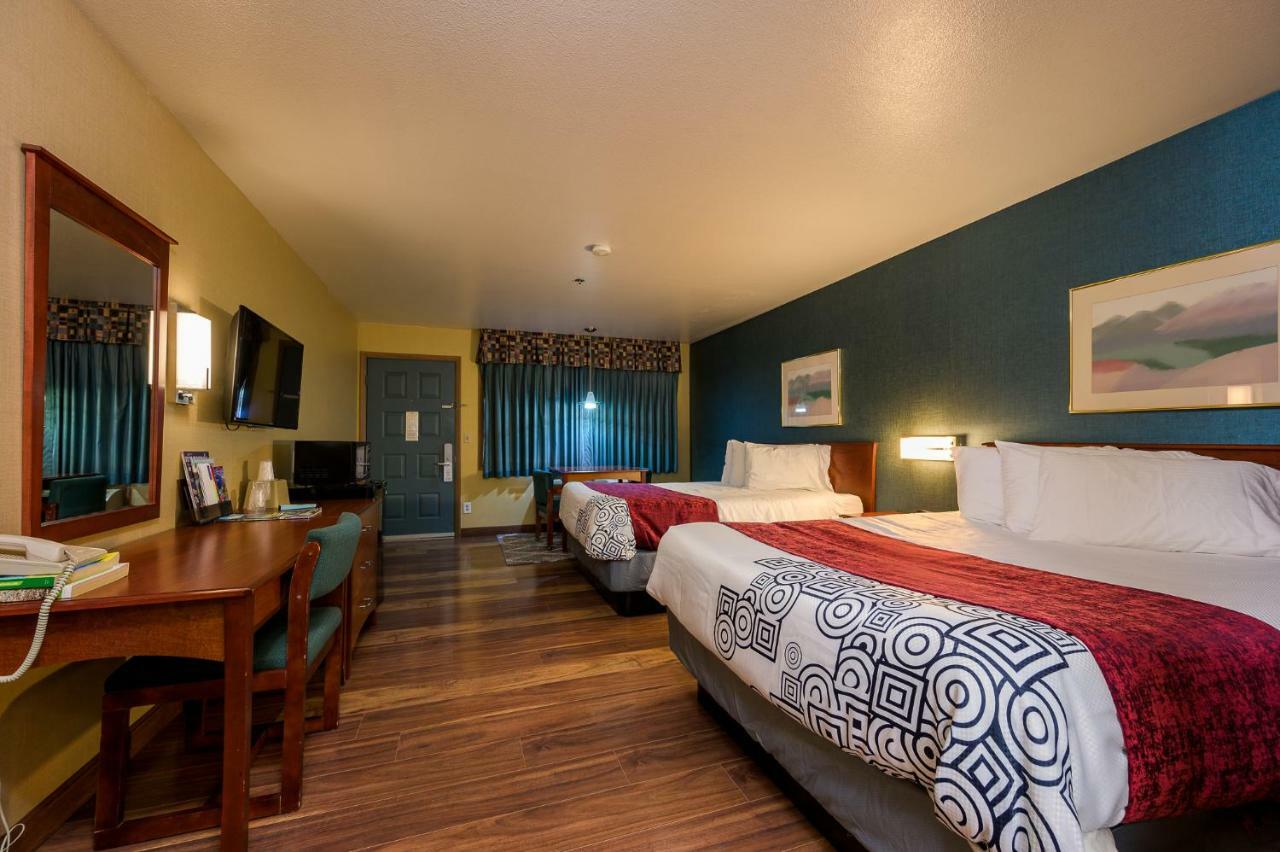 Americas Best Value Inn Phoenix Medford Финикс Экстерьер фото